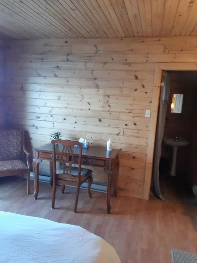 Auberge Ma Maison Sainte-Melanie Bagian luar foto