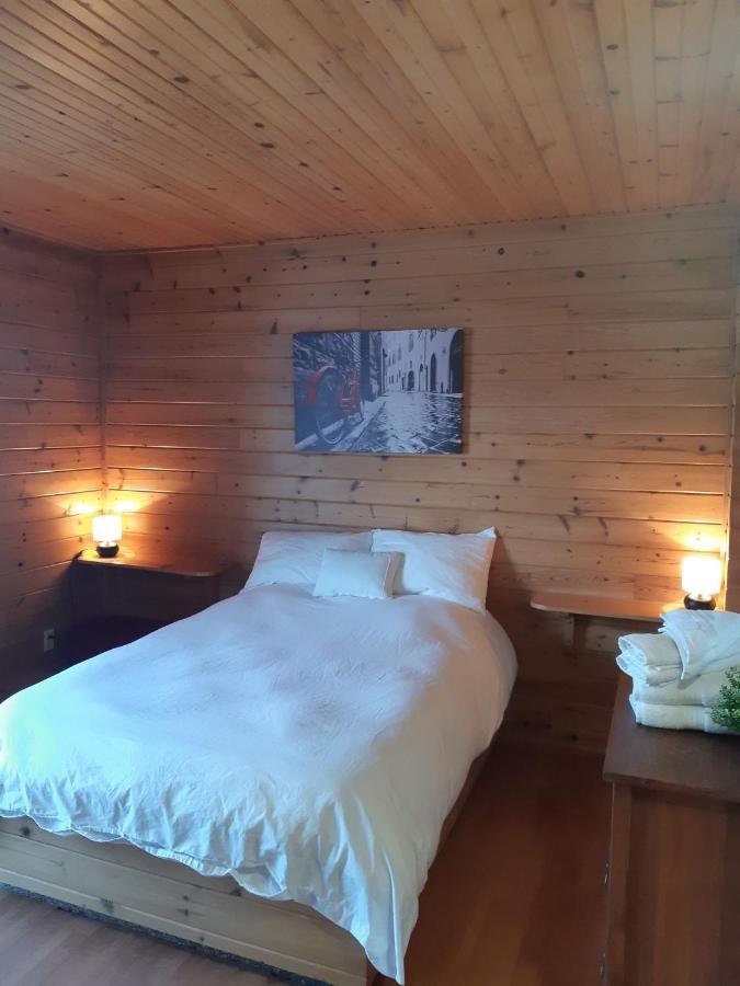 Auberge Ma Maison Sainte-Melanie Bagian luar foto