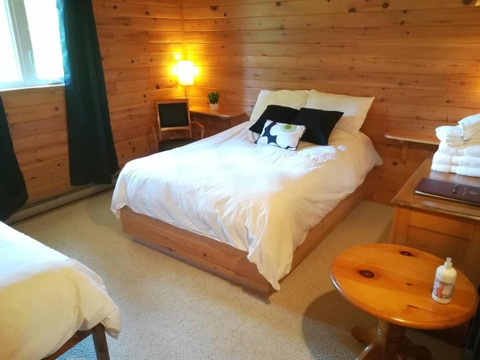 Auberge Ma Maison Sainte-Melanie Bagian luar foto